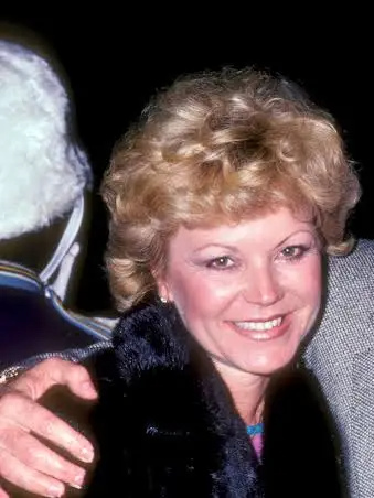 Холечек Диана